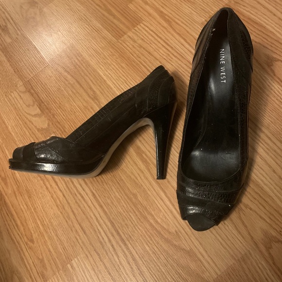 Pumps - Picture 2 of 3